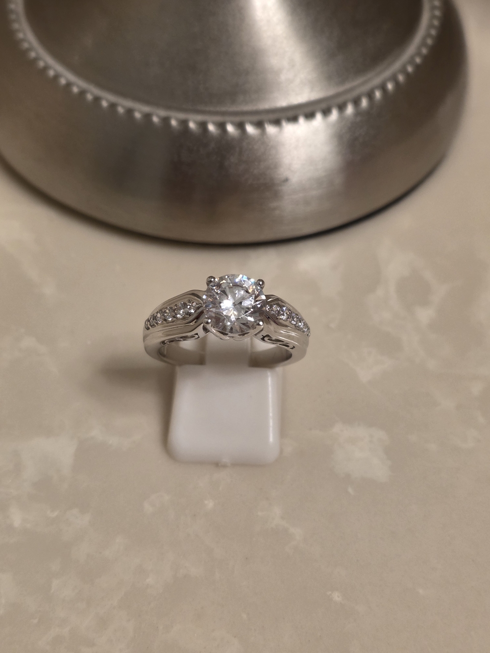 Classic Solitaire Round Cubic Zirconia Engagement Ring Size 8 - Picture 2 of 10